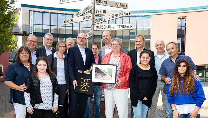 GEW-Vorsitzende und Duisburger OB fordern mehr Hilfe für Marxloher Schulen